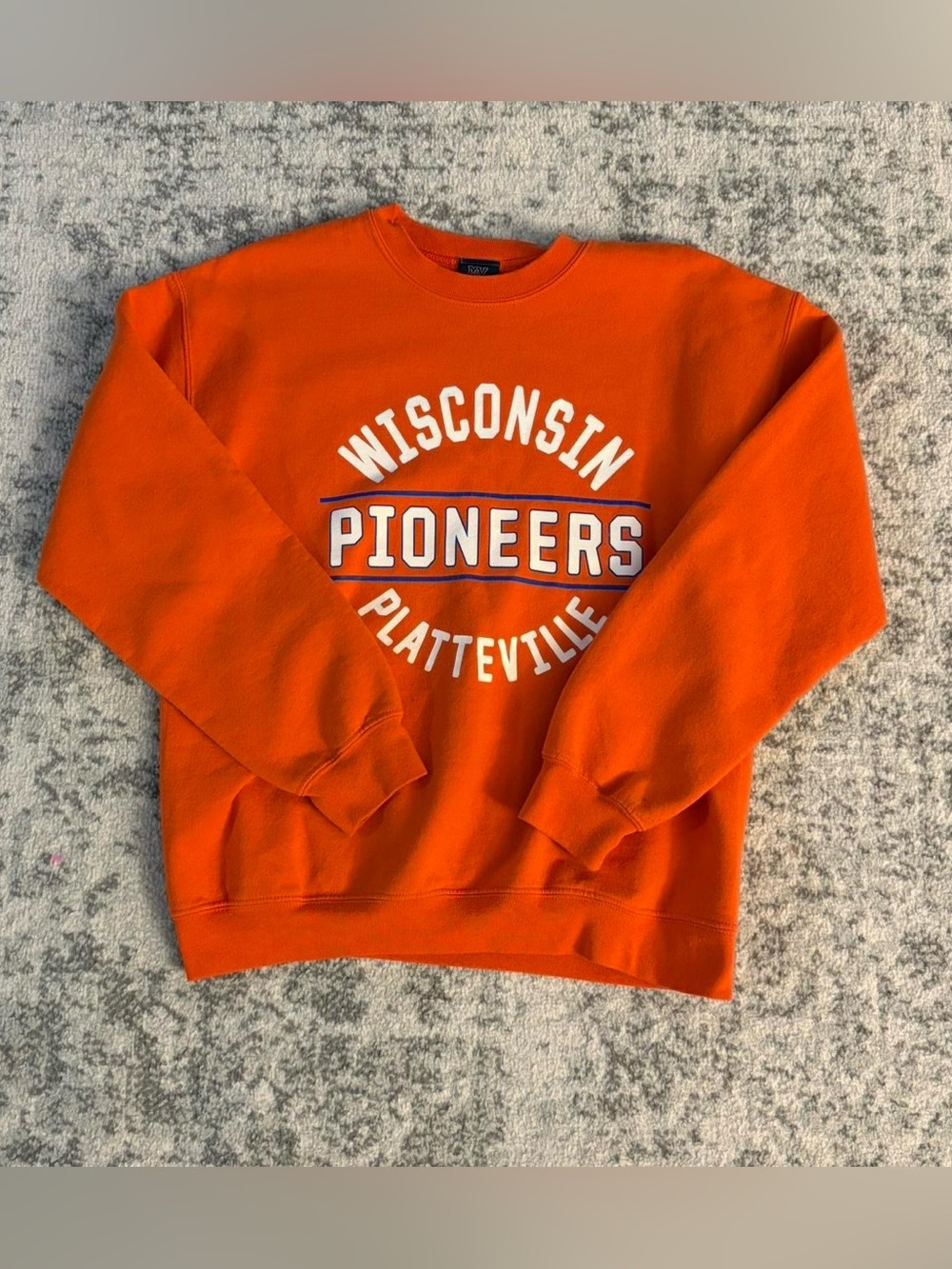 Men’s Medium MV Sport Wisconsin Platteville Pioneers Collage Orange Crewneck
